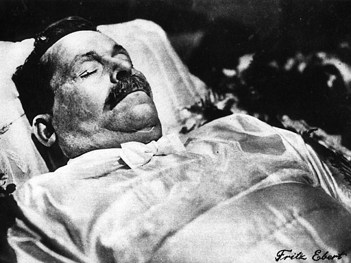 Ebert Totenbett