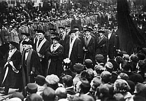 Bei der Beisetzung Friedrich Eberts, 1925